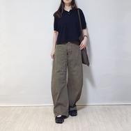 GU最強。今っぽいカーブシルエットがキレイな3Dバレルジーンズという新提案【40代の毎日コーデ】