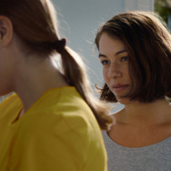 『ガール・アンド・スパイダー』© 2021 Beauvoir Films / Zürcher Film / SRF