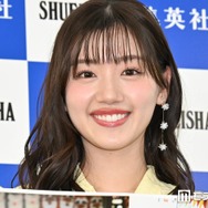 元日向坂46メンバー、白オフショルコーデで美デコルテ際立つ「透明感レベチ」「肩のラインが美しい」と反響