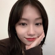 元AKB48メンバー、美脚透けるノースリワンピ姿に反響「黒が大人っぽくて素敵」「腰の位置が高くて神スタイル」