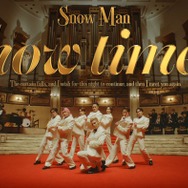 Snow Man、アルバムサブリード曲「show time…」MV公開 タキシード姿で華麗なターン・様々な職業に扮する