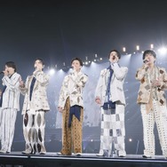 嵐、5大ドームツアー密着のドキュメンタリー配信決定 是枝裕和が総監督【5 - 嵐という時間 -】
