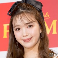 藤田ニコル「すっぴんメガネ」姿でヘアチェンジ公開「肌綺麗すぎる」「ナチュラルな雰囲気も素敵」と話題