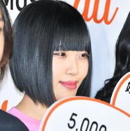 ヤバTありぼぼ「おかえり」新ヘアにイメチェン「めちゃくちゃ可愛い」「最高に似合ってる」と反響