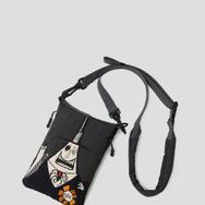 メイヤー｜ハンディショルダーバッグ／¥5,500／©Disney