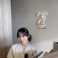 Netflix「ダウンタイム」美人受付役で話題・安田乙葉って？「ノブロックTV」でも注目の女優 役作りの参考は通っている美容クリニック【注目の人物】