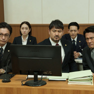 竜星涼、正義に目覚める裁判官役『負けへんで』場面写真解禁　