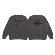 「Crew Neck Sweat Shirt Monday Blue Club」15,400円© Universal City Studios LLC. All Rights Reserved.