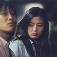 『猟奇的な彼女 4K完全版』　（C） 2001 ShinCine Communications Co., Ltd., All Rights Reserved