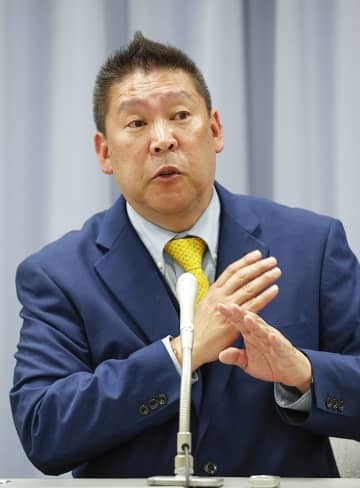 籠池泰典被告の衆院静岡4区補欠選挙への擁立を見送り、記者会見するNHKから国民を守る党の立花党首＝1日午後、静岡県庁