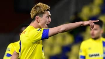 鈴木優磨、危ない…ヒザに浴びた「戦慄タックル」がこれ