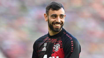 B・フェルナンデス、古巣の17歳GKを特訓！謎の「ジャンプPK」も