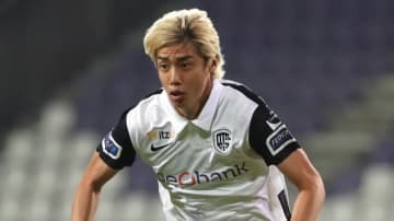 ヘンク伊東純也がやったネイマールみたいな「引き技」がこれ