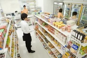 コンビニ＝定価（高い）という先入観がありますが、よく見てみると、お手ごろ価格な商品も多数あることに気付きます。節約中でも上手に活用すれば、家計に優しいコンビニの利用の仕方をお伝えします。