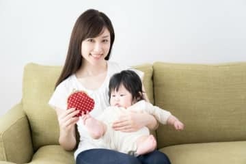 赤ちゃんが生まれた方、お子さんがいる方は、子ども名義の銀行口座を作りましたか？「まだ」という方は必見です！ 銀行で子ども名義の口座を作り、子どもの通帳を持つと、便利になることを3つ紹介します。
