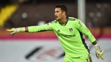 世界最強FKキッカーを阻止！ 元レアルGKアレオラの鬼反応が猫すぎる