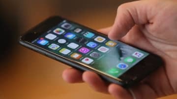 「誤審だろ！見ろよ」 主審にスマホを突きつけた選手、無視されてブチ切れ退場
