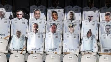 もはや合戦…ブラジル名門のサポ軍団が「棒で殴り合う」