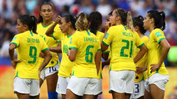 ブラジル女子代表、U-16男子に0-6で負ける