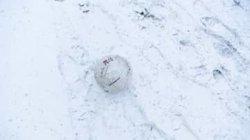 ウォーリーをさがせか！「真っ白ユニフォーム」で雪の試合を戦うとこうなる