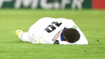 怪我のネイマール、涙の訴え…「どれだけ耐えればいいのか」