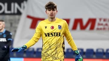 18歳の高校生GK、トルコ王者を無失点封殺！大人をあざ笑う足技もすごい