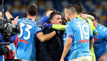 ガットゥーゾ監督、試合中に選手の顔を鷲掴み！イイ意味で