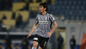 PAOK香川真司、前半45分で交代…現地は「足を引っ張った」と指摘