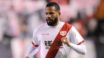 元ユナイテッドFWベベ、距離と弾道がとんでもない「鬼曲がりFK」を突き刺す