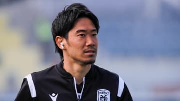 香川真司、PAOKで出番なし…ベンチではこんな表情だった