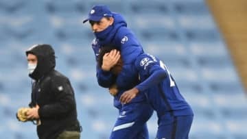 トゥヘル監督、20歳オドイにガチ説教！突き飛ばしてヘッドロック