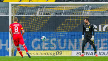 ドルトムントGKがPK阻止放棄！双子ベンダーの引退ラストシーンがいい
