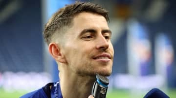 CL優勝のチェルシーMFジョルジーニョ、髭を剃ってイメチェン！一体なぜ