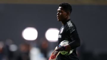 「シュートが入らない！」 浦和GK鈴木彩艶、内田篤人がカワイイと絶賛する