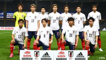久保建英もお手伝い！U-24日本代表「試合後の清掃シーン」がこちら