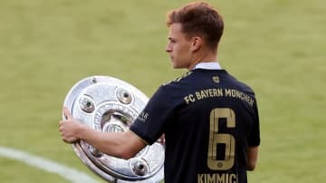 バイエルン監督変わりすぎ問題…キミッヒがちくりと刺す