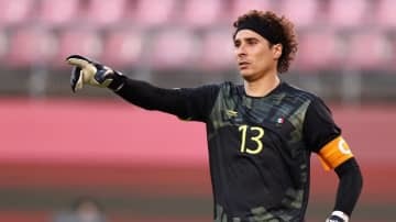 「息子の言葉に心が…」 メキシコ代表オチョア、日本に勝って泣いた理由を明かす