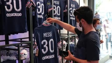 メッシのユニフォームは100万枚も売れてない　PSG公式が噂否定