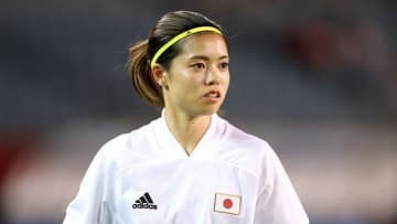 長谷川唯、ウェストハム加入が決定！謎めいたメッセージ「アイロン」とともに