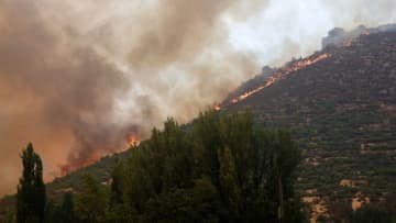 カシージャスが災害ボランティア…大規模山火事の現場で