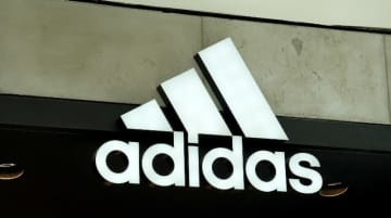 「サッカーが全てじゃない」 W杯の2年開催案、スポンサーのadidasも拒否反応