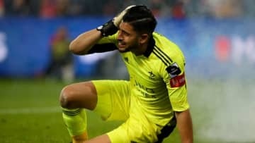 相手サポの爆竹でGKに永久的な聴覚障害か… ベルギーリーグで訴訟沙汰に