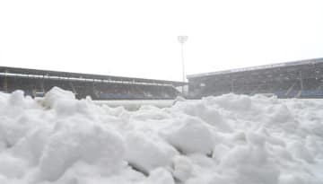 大雪でトッテナム戦延期…31時間旅した悲劇のファンをケインが救う