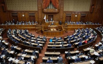 開かれた衆院本会議＝9日午後