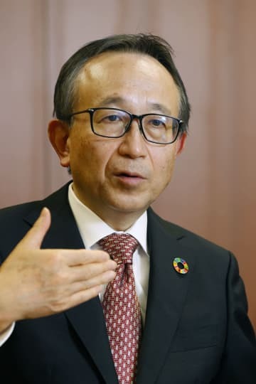 インタビューに答える三菱UFJフィナンシャル・グループの亀澤宏規社長