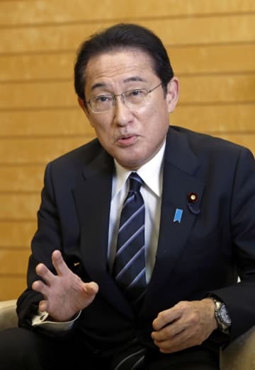 共同通信社の単独インタビューに答える岸田首相＝28日午後、首相官邸
