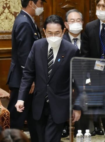 衆院予算委の集中審議に臨む岸田首相＝31日午後