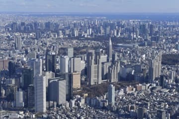 東京都庁（中央）周辺＝2020年1月5日（共同通信社ヘリから）