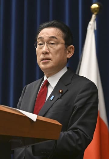 記者会見でロシアへの制裁強化策を発表した岸田首相＝25日午前、首相官邸（代表撮影）