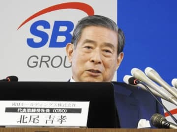 決算発表の記者会見に臨むSBIホールディングスの北尾吉孝社長＝28日午後、東京都港区